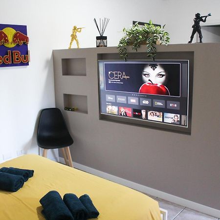 La Suite Dell'Artista Swimming Pool And Air Conditioning Stresa Exterior photo